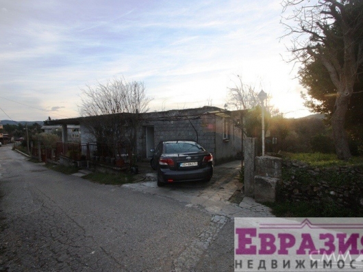 Два дома на большом участке в Тивате - Черногория - Боко-Которский залив - Тиват, фото 3
