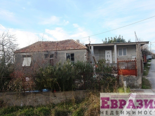 Два дома на большом участке в Тивате - Черногория - Боко-Которский залив - Тиват, фото 6