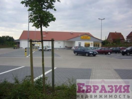 Большой супермаркет в Нижней Саксонии - Германия - Нижняя Саксония - Бад-Айльзен, фото 1