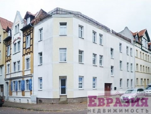 Трёхэтажный жилой дом с коммерческим помещением - Германия - Саксония-Анхальт - Хальберштадт, фото 1