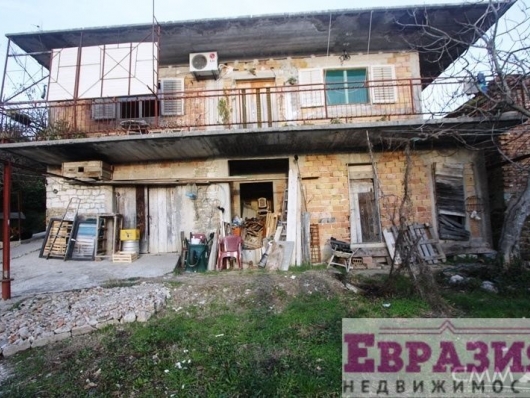 Два дома на большом участке в Тивате - Черногория - Боко-Которский залив - Тиват, фото 1