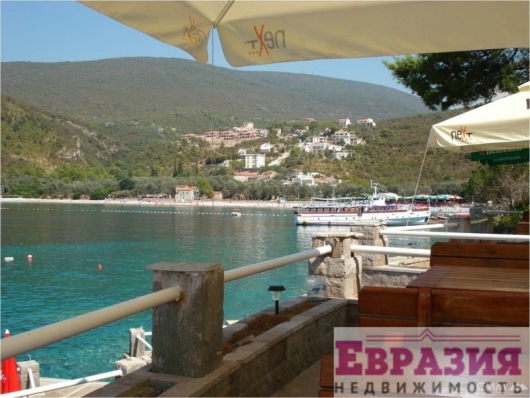 Трехэтажный дом в Луштице, Герцег Нови - Черногория - Херцег-Нови - Герцег Нови, фото 1