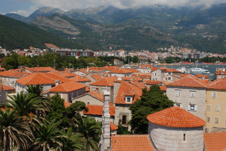 В Черногории на двух жильцов приходится одна квартира